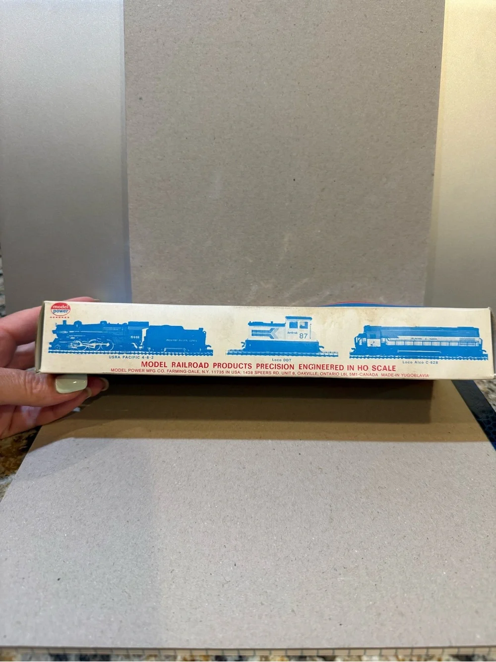 HO Scale Model Power, Alco RS-2 Diesel Locomotive, Conrail # 8416 - 6845 New